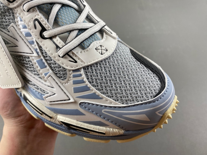 C/O​ SNEAKERS CO-064