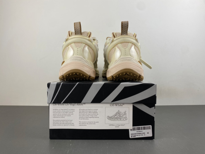 C/O​ SNEAKERS CO-061