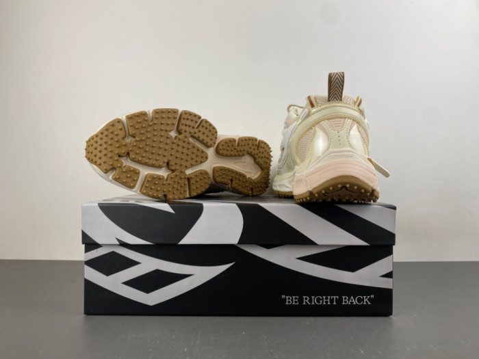 C/O​ SNEAKERS CO-061
