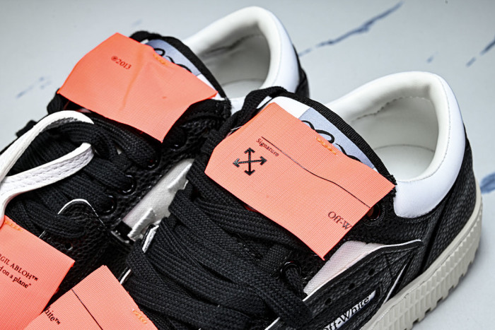 OFF-WHITE 3.0 Off-Court OEOT-003