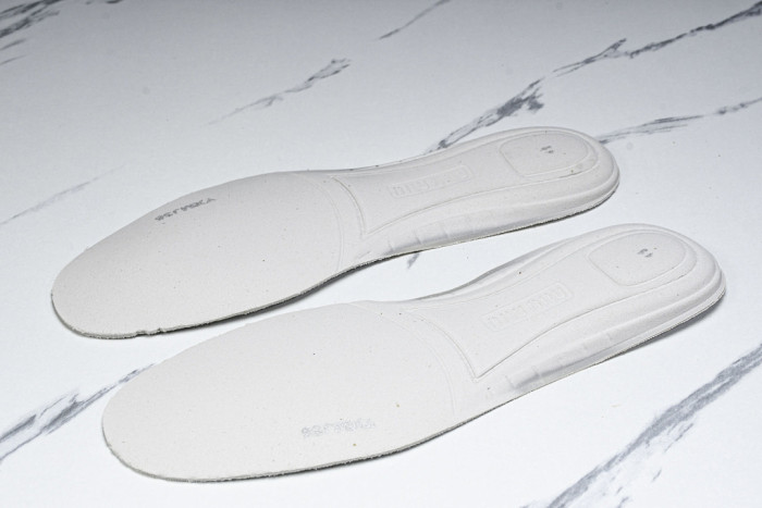 New Balance x Mi­uMi­u 530 MM-005
