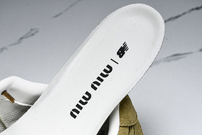 New Balance x Mi­uMi­u 530 MM-005