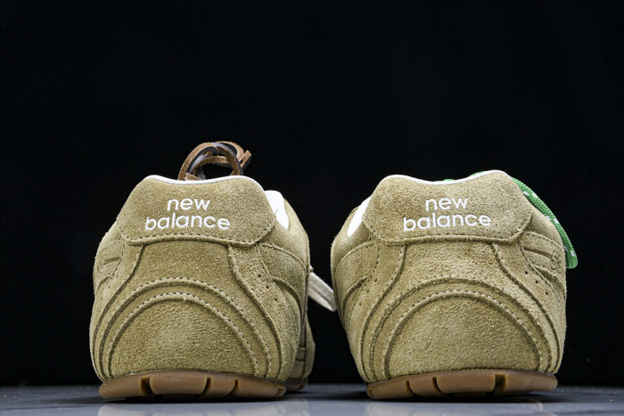 New Balance x Mi­uMi­u 530 MM-005