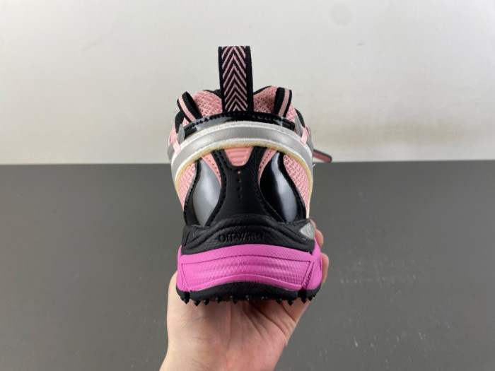 C/O​ SNEAKERS CO-075