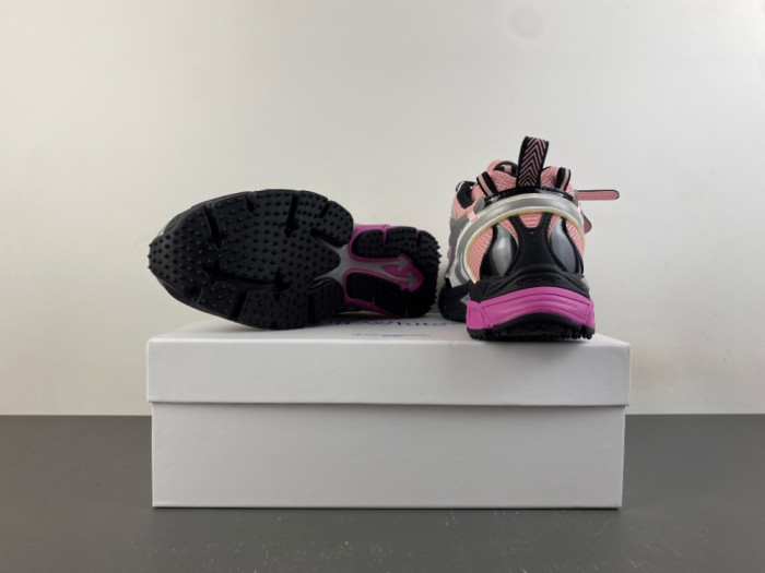 C/O​ SNEAKERS CO-075