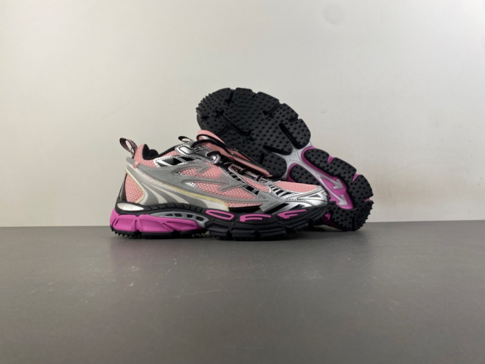 C/O​ SNEAKERS CO-075