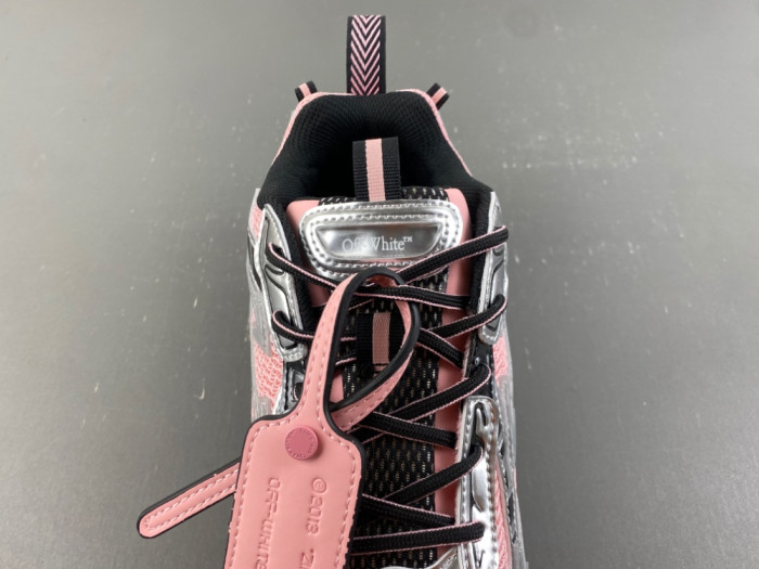 C/O​ SNEAKERS CO-075
