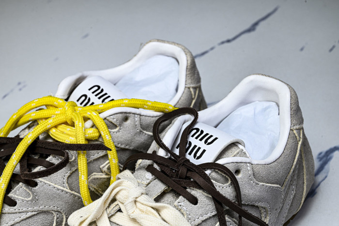New Balance x Mi­uMi­u 530 MM-007