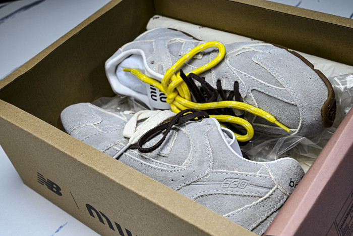 New Balance x MiuMiu 530 MM-007