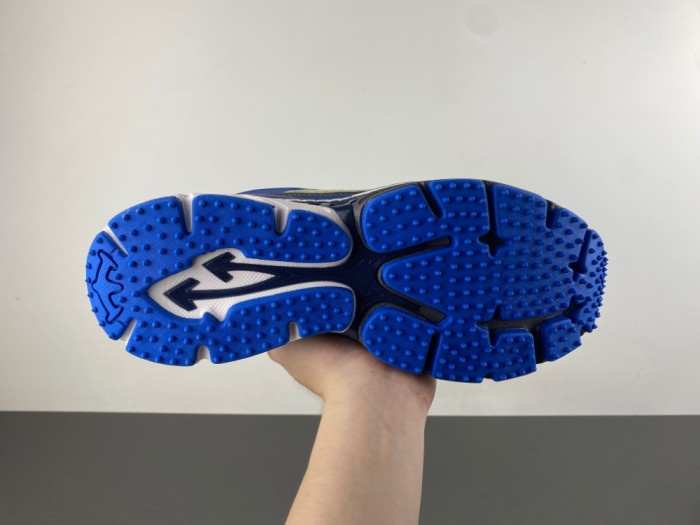 C/O​ SNEAKERS CO-046