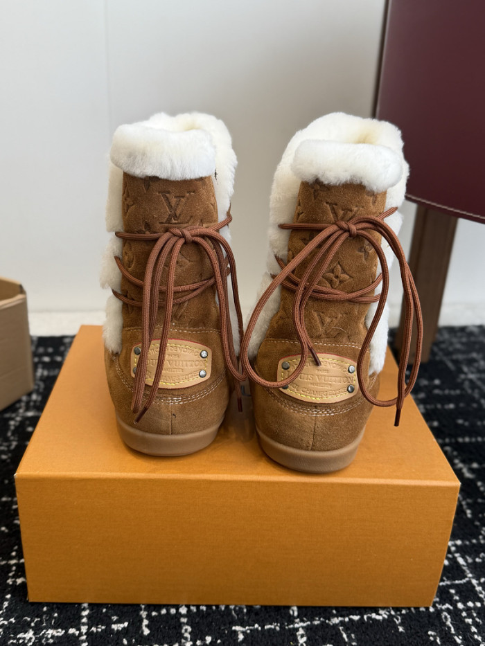 L**V**T* BOOTS LVTBS-068