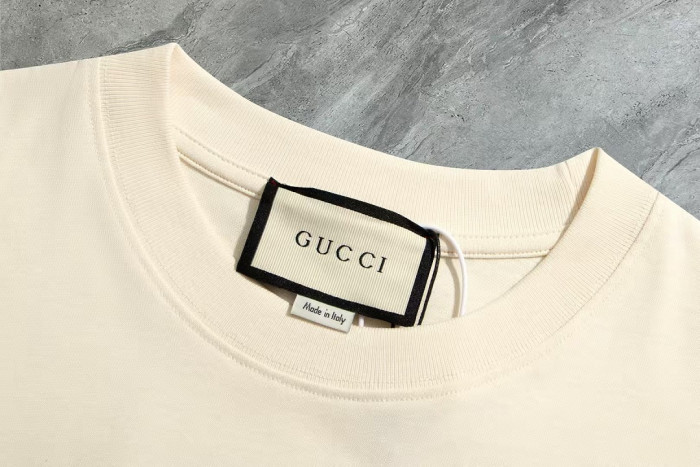 G*UCCI CLOTHES GICS-027