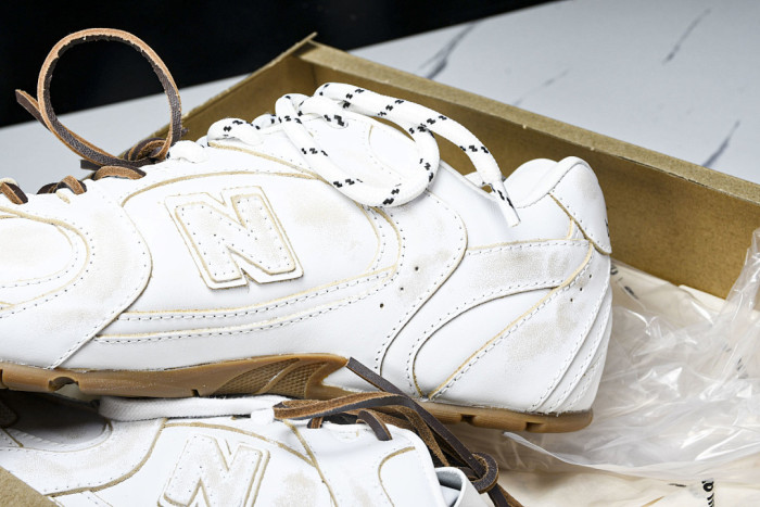 New Balance x MiuMiu 530 MM-002