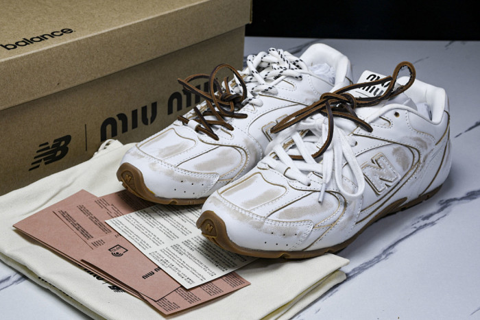 New Balance x MiuMiu 530 MM-002