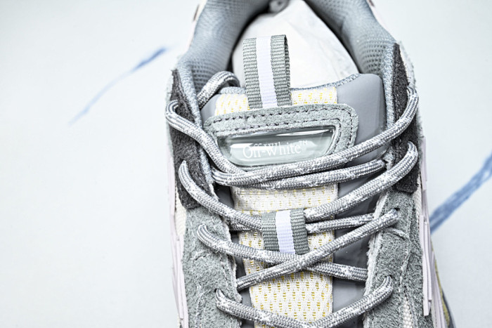 C/O​ SNEAKERS CO-050