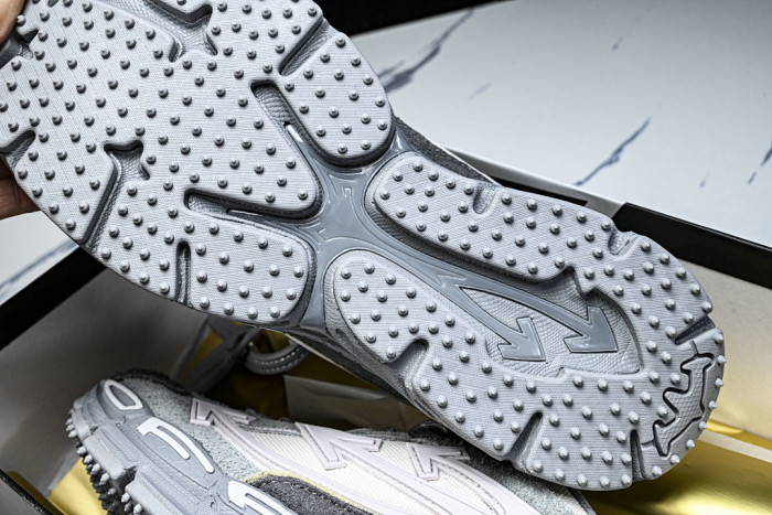 C/O​ SNEAKERS CO-050
