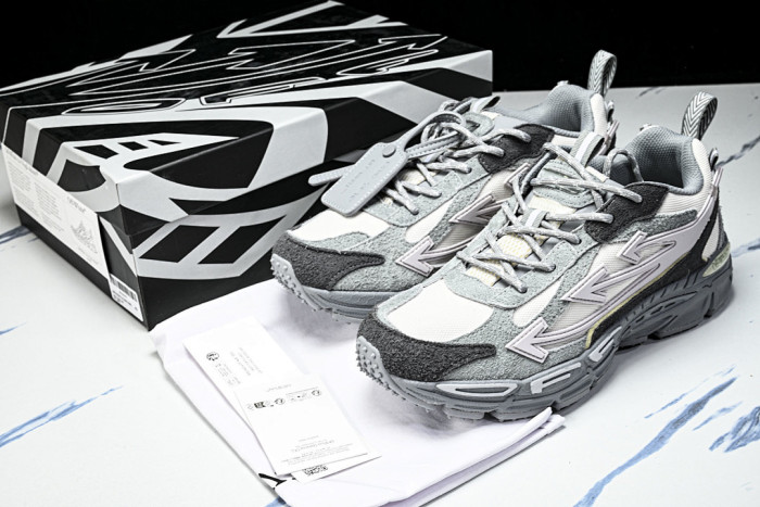 C/O​ SNEAKERS CO-050