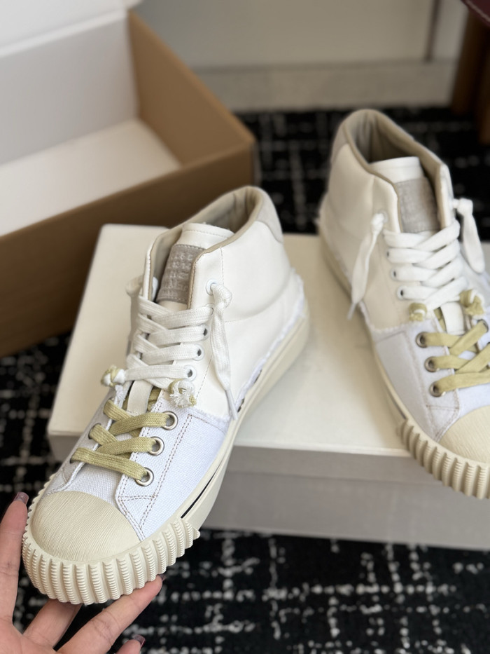 Ma*iso*n Mar*giela MNMA-0217
