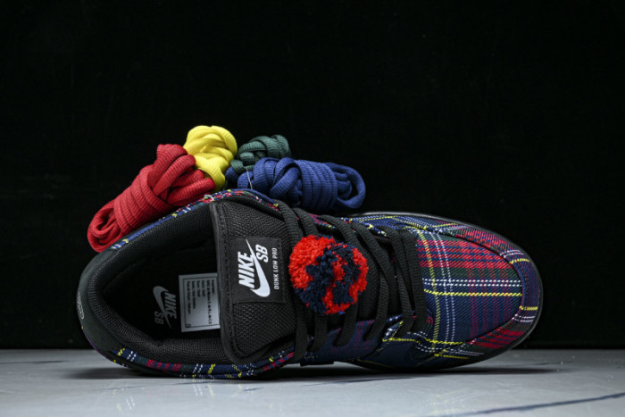 Nike Dunk Low Nardwuar II1493-600