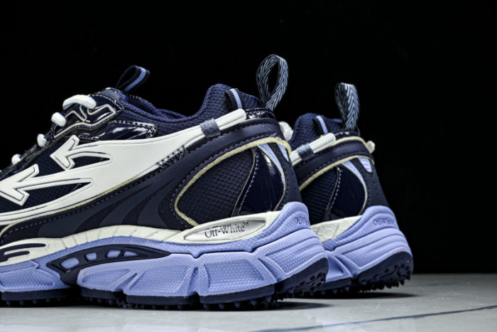 C/O​ SNEAKERS CO-042