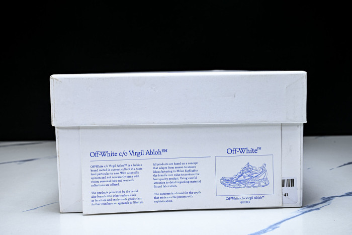 C/O​ SNEAKERS CO-071