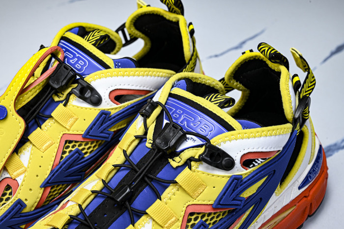C/O​ SNEAKERS CO-067