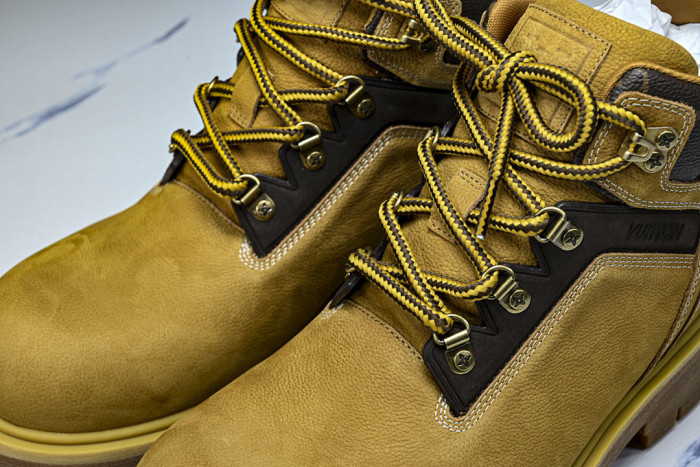 L**V**T* BOOTS LVTBS-060