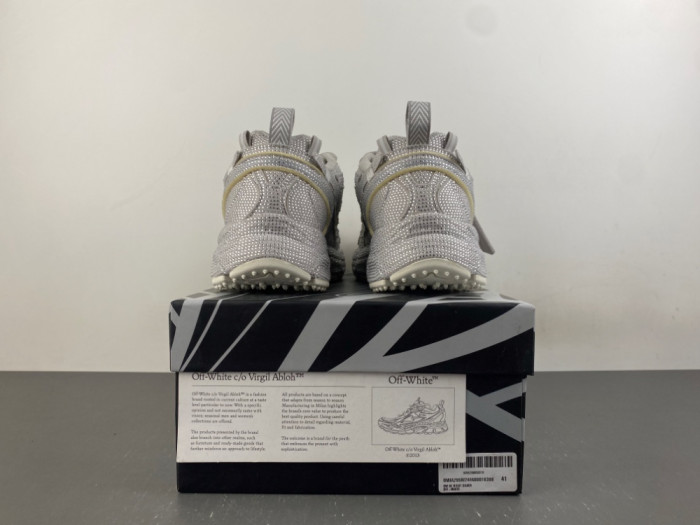 C/O​ SNEAKERS CO-077