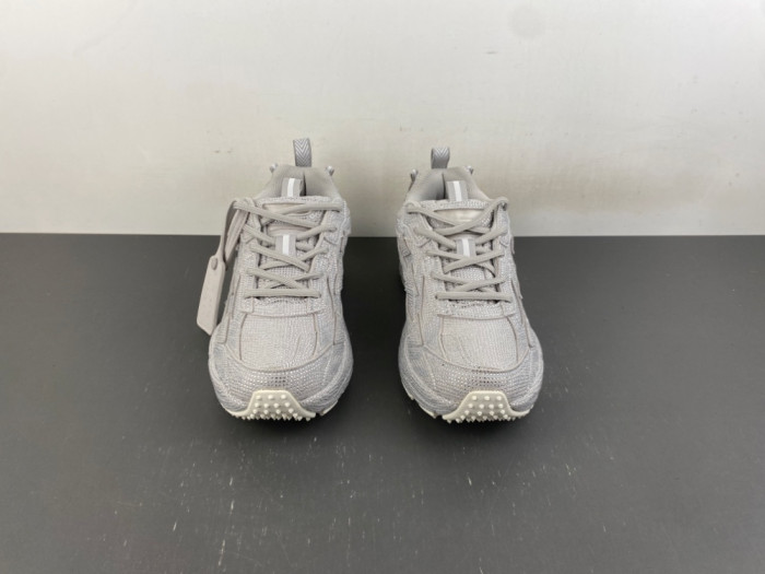 C/O​ SNEAKERS CO-077