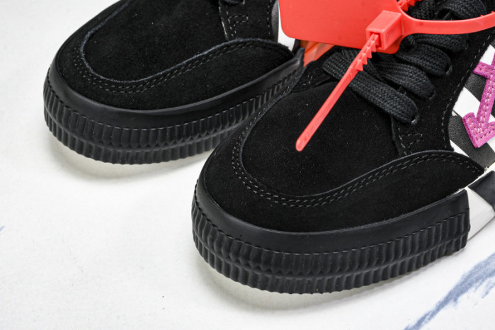 C/O​ SNEAKERS CO-040