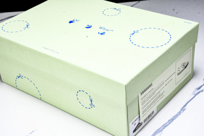 C/O​ SNEAKERS CO-040