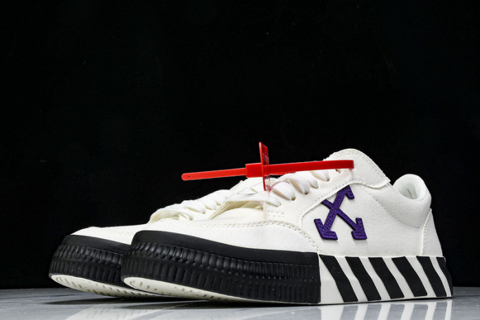 C/O​ SNEAKERS CO-035