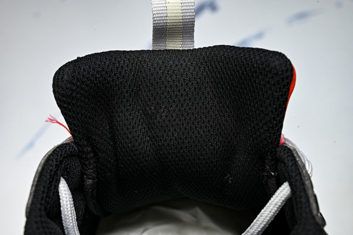 C/O​ SNEAKERS CO-073