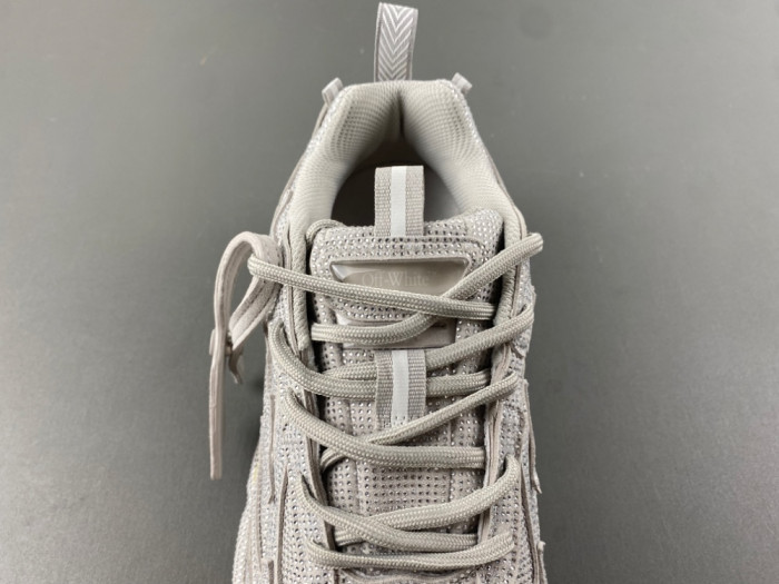 C/O​ SNEAKERS CO-044