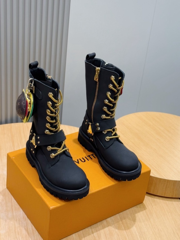 L**V**T* BOOTS LVTBS-053
