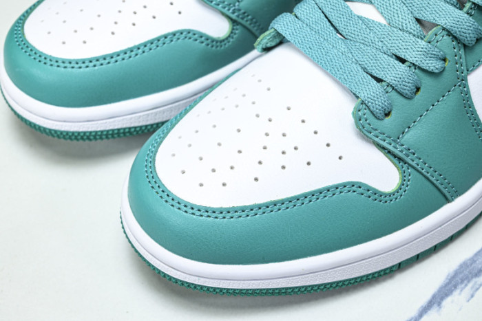 Air Jordan 1 Low DC0774-132