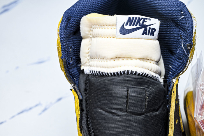 Fragment x Union x Air Jordan 1 Retro IO7847-001