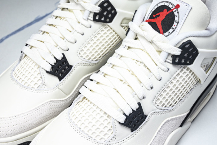 Air Jordan 4“Flight Club”Sail/Black-University Red IM4002-100