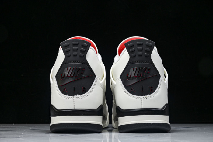Air Jordan 4“Flight Club”Sail/Black-University Red IM4002-100