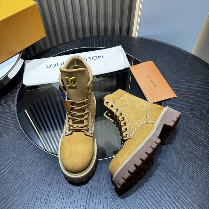 L**V**T* BOOTS LVTBS-040