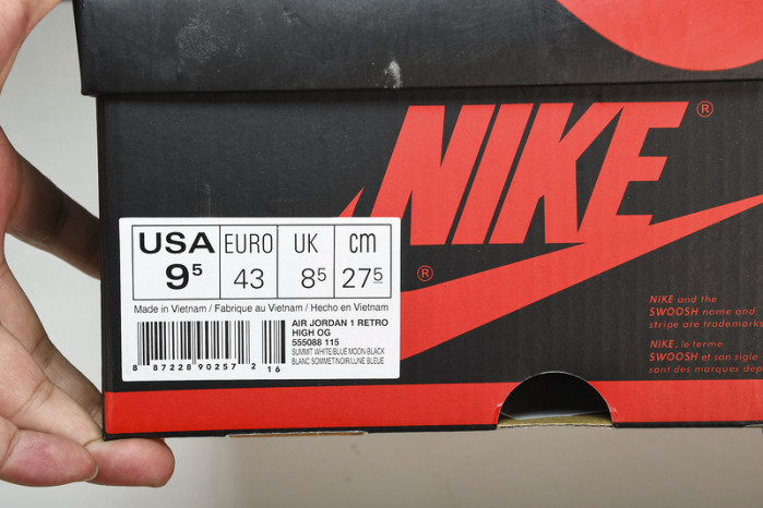 Air Jordan 1 Retro High "Metallic Gold" 555088-115