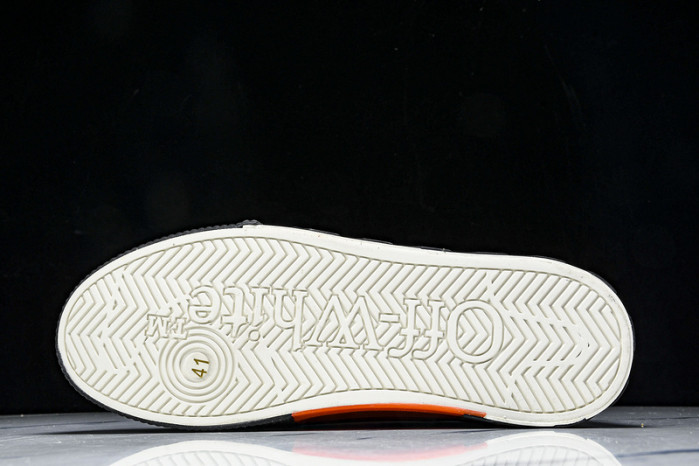 C/O​ SNEAKERS CO-038