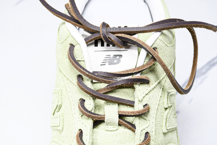 New Balance x MiuMiu 530 MM-001