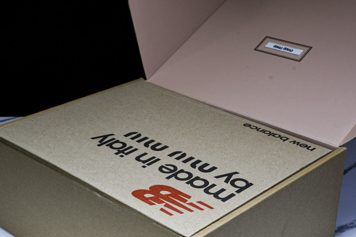 New Balance x MiuMiu 530 MM-001