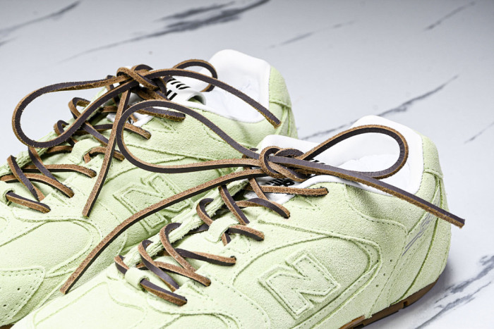 New Balance x MiuMiu 530 MM-001