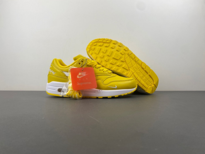 Supreme x Nike Air Max 1