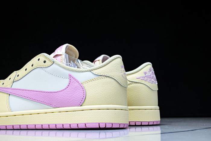 Air Jordan 1 Retro Low OG SP Travis Scott Shy Pink IQ7604-101