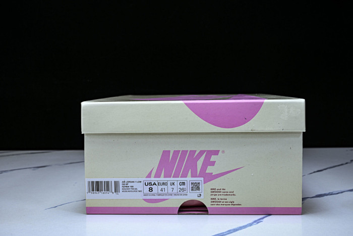 Air Jordan 1 Retro Low OG SP Travis Scott Shy Pink IQ7604-101