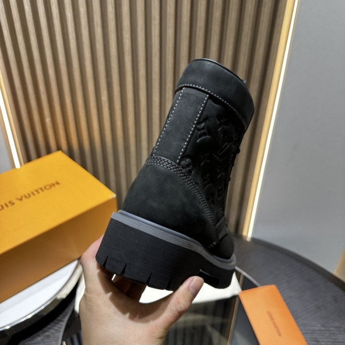 L**V**T* BOOTS LVTBS-039