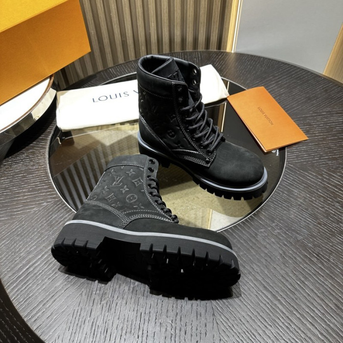 L**V**T* BOOTS LVTBS-039